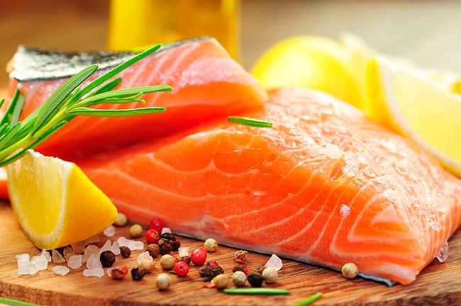 Красная рыба богата витаминами и микроэлементами